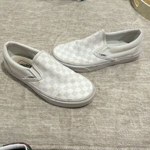 Vans checkered white